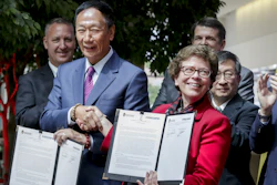 Foxconn CEO Terry Gou, left, and UW-Madison Chancellor Rebecca Blank after signing a Declaration of Collaboration agreement Monday Aug. 27, 2018 at the Wisconsin Institute for Discovery on the UW-Madison campus.