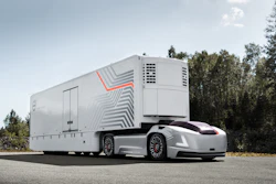 Volvo Trucks is developing a new type of transport solution for repetitive transports involving high precision between fixed hubs, as a complement to today’s solution.