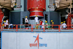 07hoistingofthenozzleendsegmentofpslv C46overthelaunchpedestal