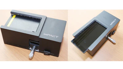 The device without a smartphone (left) and with a smartphone attached (right).