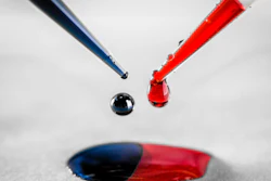 Donor polymer solution (blue) and acceptor polymer solution (red).