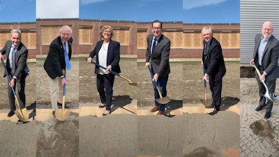 Left to right: Ray Bolduc, WBRC Architects/Engineers; Dana Humphrey, Dean, College of Engineering; Joan Ferrini-Mundy, President, University of Maine; Dannel Malloy, Chancellor, University of Maine System; Jeffery Mills, University of Maine Foundation; Matt Tonello, Consigli