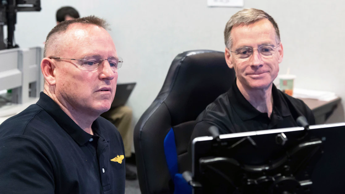Rob Geckle Commander Pulls Out of Boeing's First Space Flight | Design and ...