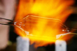 Jena glass chemists want to further develop a process for thermally hardening very thin glass.