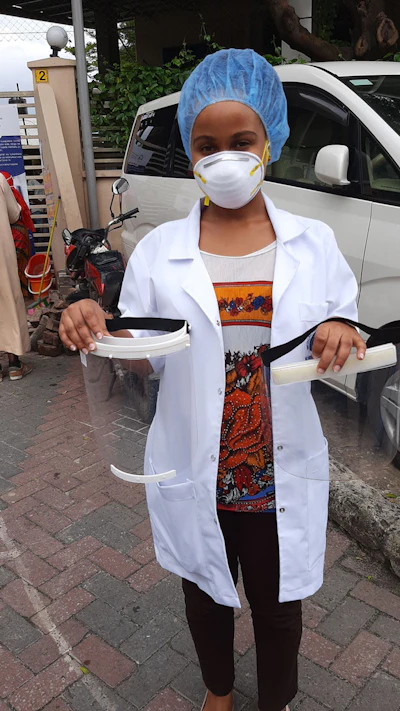 Health care workers around the world turned to 3D-printed face shields in the early months of the pandemic.