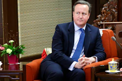 Former British Prime Minister David Cameron meets China's Premier Li Keqiang at the Zhongnanhai leadership compound, Beijing, Nov. 27, 2018.