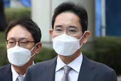Samsung Electronics Vice Chairman Lee Jae-yong leaves the Seoul Central District Court in Seoul, Oct. 26, 2021.