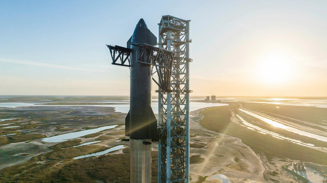 Saas Rocketship SpaceX Closer to Launching Giant Rocketship After FAA Review | Design ...