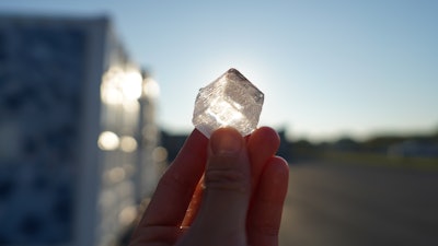 Ice Cubes Outside Relo 3