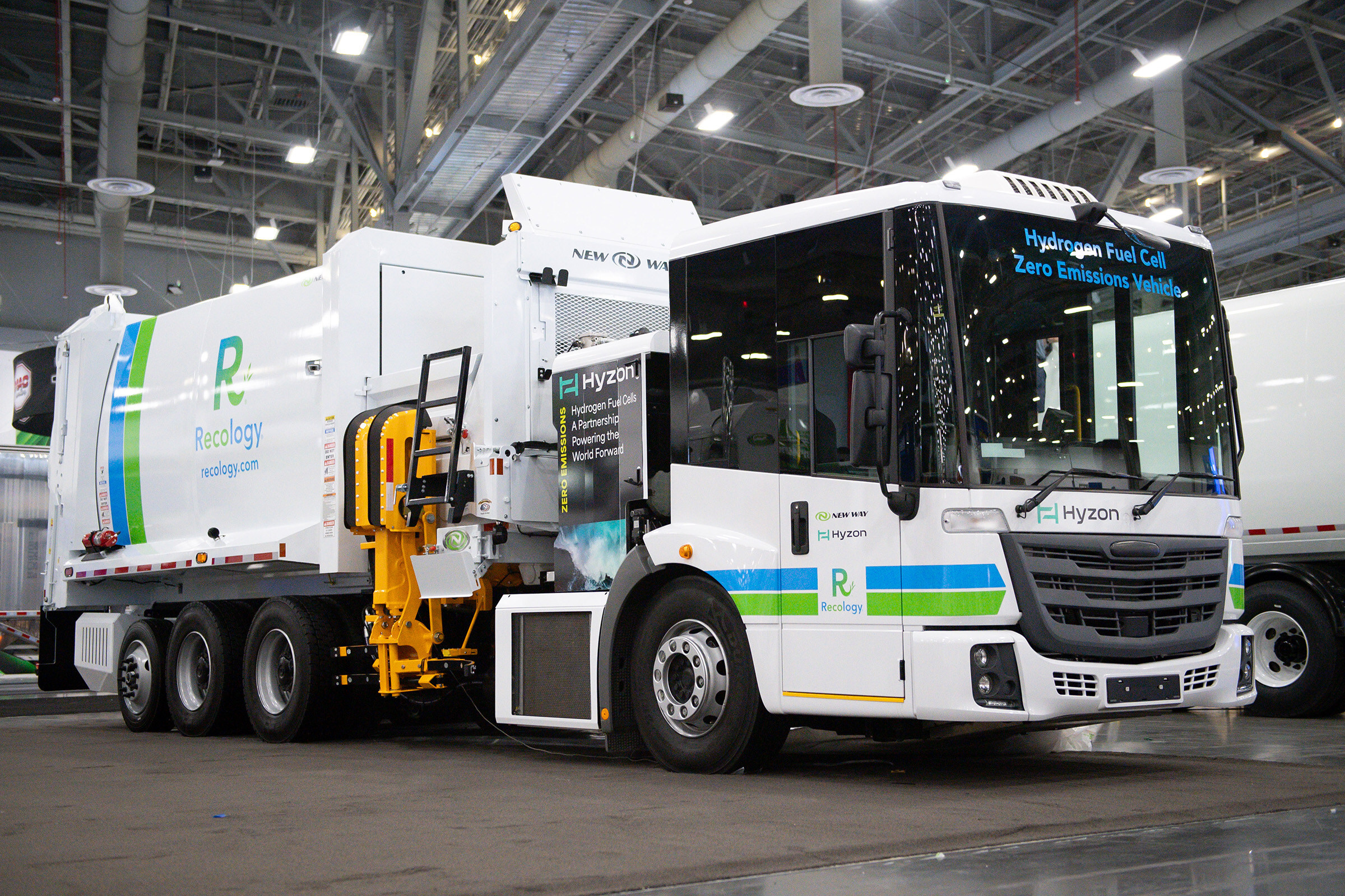 Hyzon Debuts North America's First Hydrogen Fuel Cell Garbage Truck ...