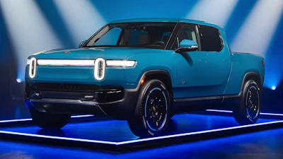 This photo provided by Edmunds shows the 2025 Rivian R1T.
