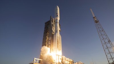 A United Launch Alliance (ULA) Atlas V rocket carrying the Kuiper 2.
