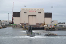 HMS Agamemnon trim dive.