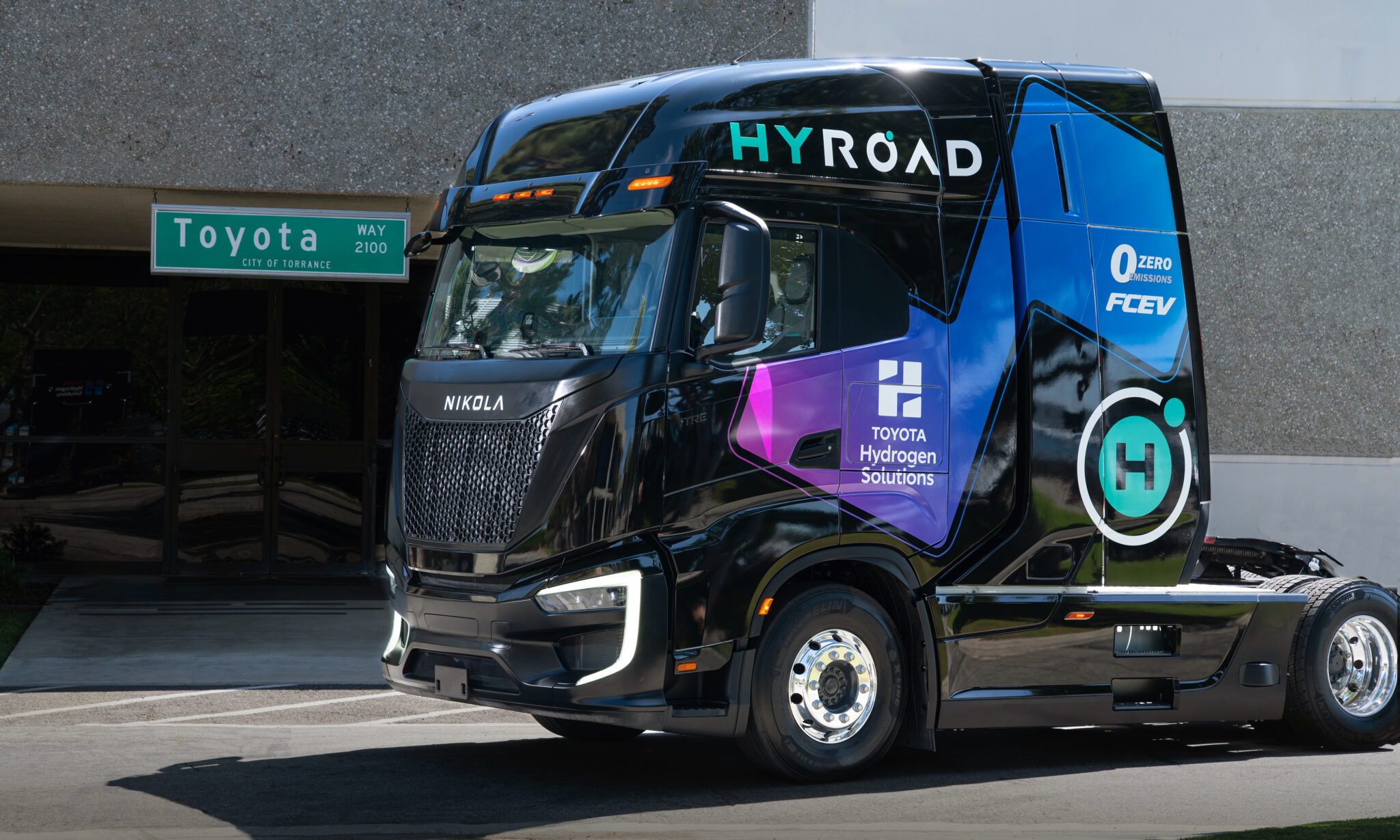 Toyota and Hyroad will deploy 40 hydrogen fuel cell Class 8 commercial trucks in Southern California.