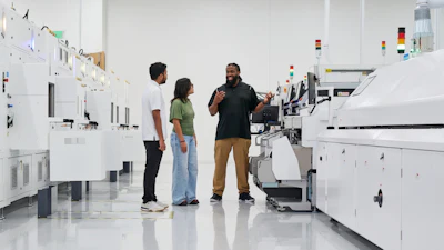 Apple Advanced Manufacturing Center Houston Factory Floor 01 Big large 2x jpg