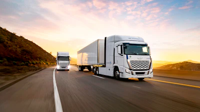 Xcient Fuel Cell Truck 01