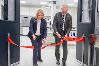 SKF CTO Annika Ölme and Swedish Ambassador to the Netherlands Julius Liljeström cut the ribbon at SKF’s new Ceramic Process Laboratory, Houten, The Netherlands.
