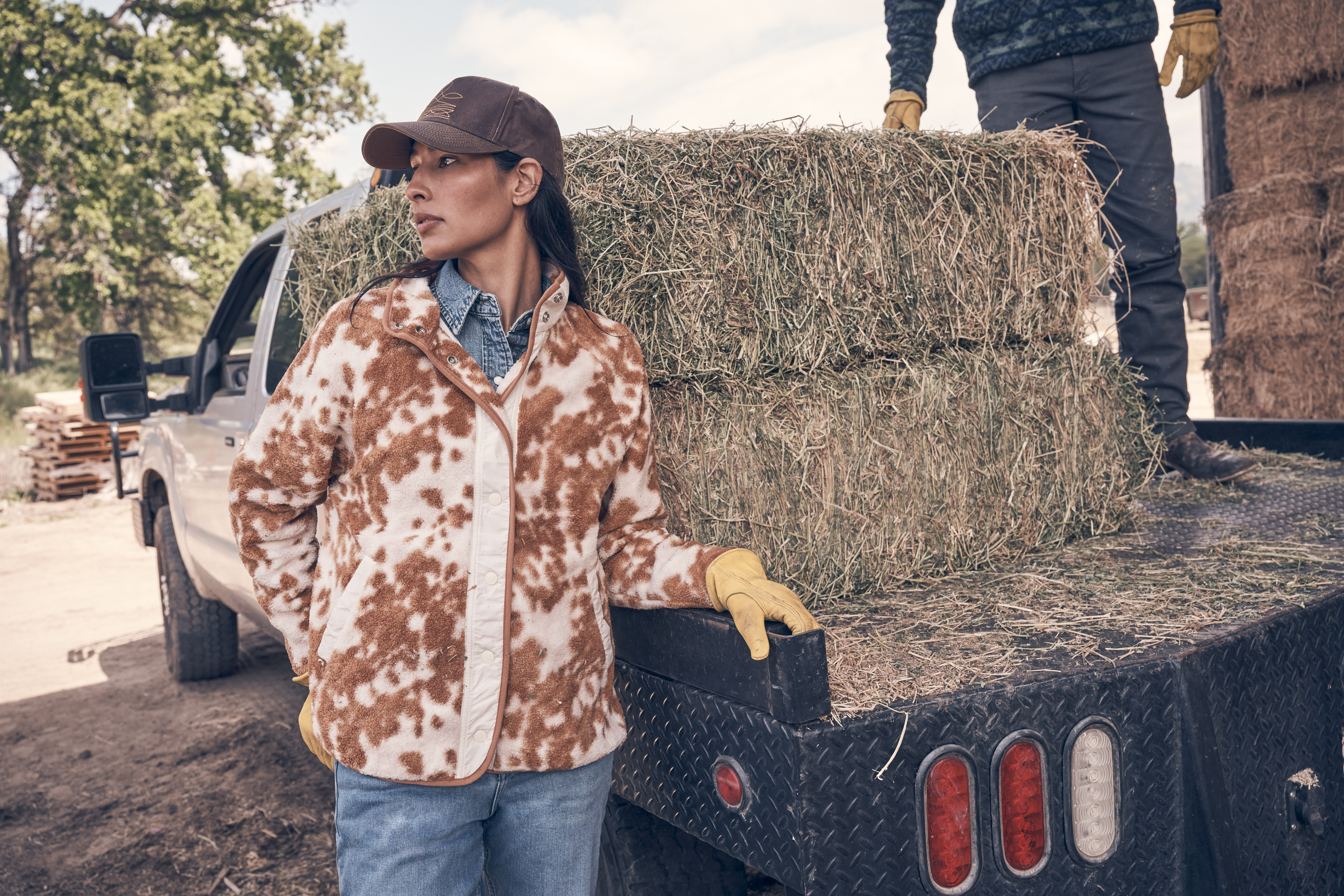 Wrangler Re-Engineered Fleece Fabric to Make it Hay Repellent | Design ...